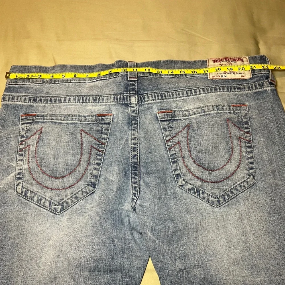 True Religion Slim Natural Mens‎ Jeans Size 44 Medium Wash Red Stitch